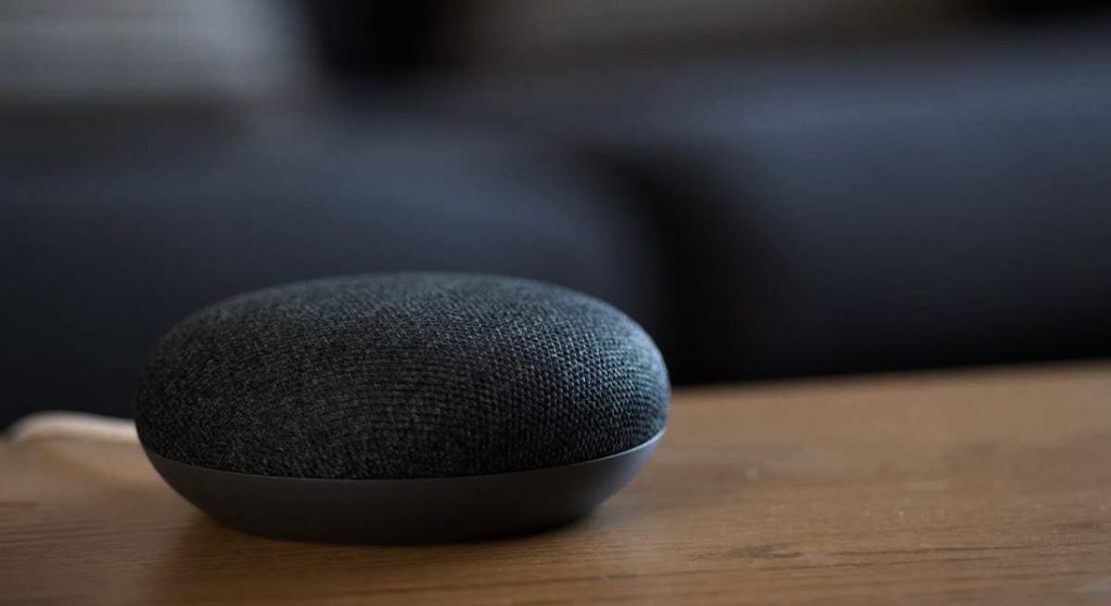 como reproducir radio google home